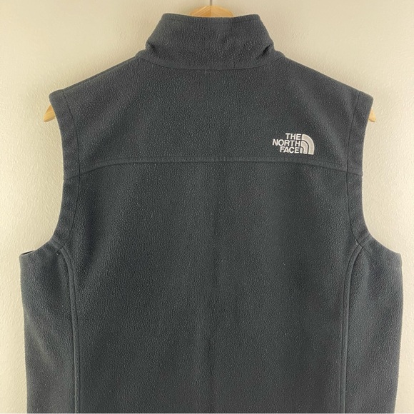 THE NORTH FACE Men’s TNF Black Fleece WindWall Mock Neck Sleeveless Vest - Picture 13 of 15